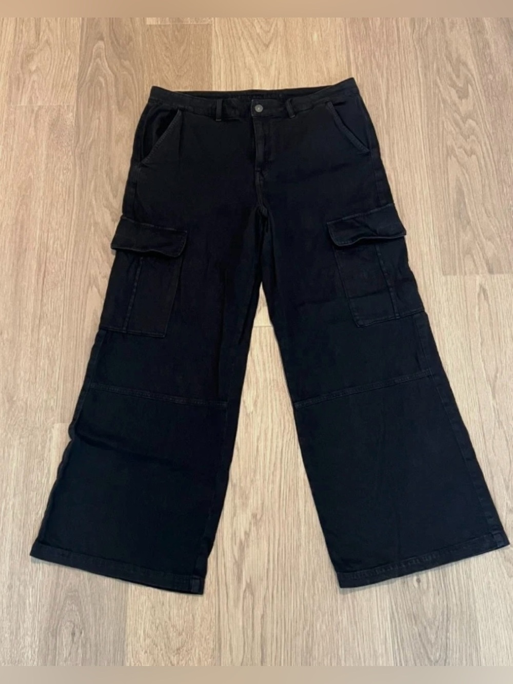 16 Short AMERICAN EAGLE High Rise Baggy Wide Leg Black Cargo Pants Womens Grunge